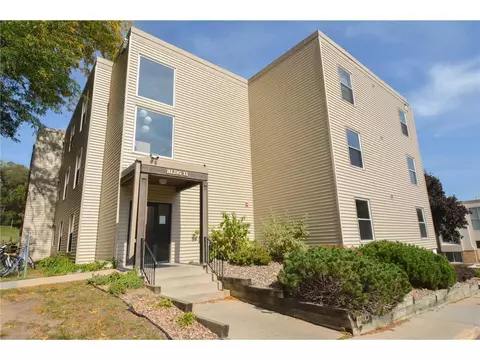 607 19th St NW #12, Rochester, MN 55901