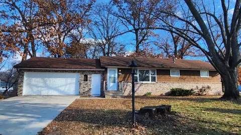 653 117th Cir NE, Blaine, MN 55434