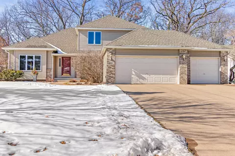 6213 Linda Ln, Lino Lakes, MN 55014