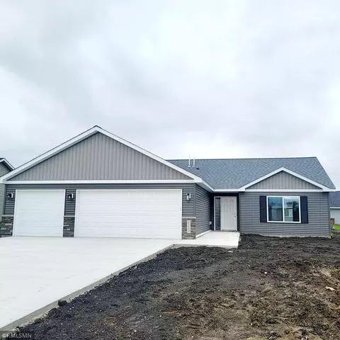 311 Maple Ridge Dr, Henderson, MN 56044