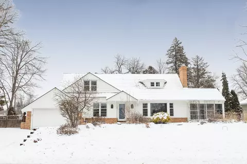 1032 Plummer Cir SW, Rochester, MN 55902
