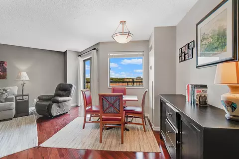 78 10th St E #1709, Saint Paul, MN 55101