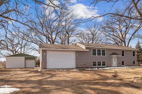 26000 Raven Rd, Belle Plaine, MN 56011