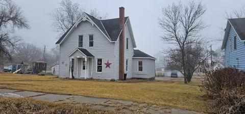 109 1st Ave SW, Rothsay, MN 56579