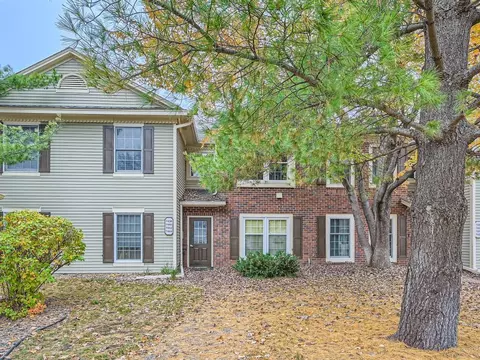 7440 W 110th St, Bloomington, MN 55438