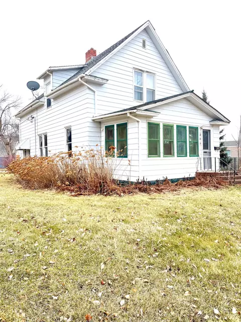 203 W 6th St, Morris, MN 56267