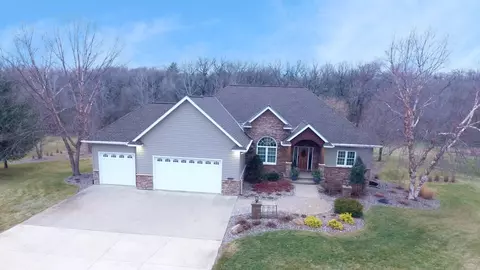 809 36th St NW, Austin, MN 55912