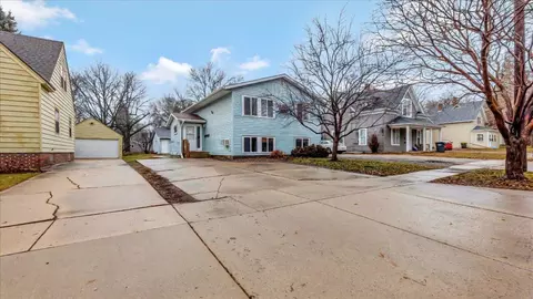 816 3rd St SW, Willmar, MN 56201