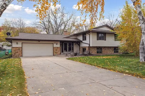 1911 Serendipity Ct, New Brighton, MN 55112