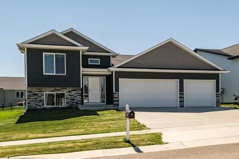 6218 Sandstone St NW, Rochester, MN 55901