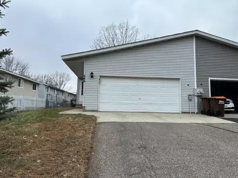 540 Kendall Dr, Hastings, MN 55033