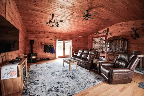 301 8th Ave, Clayton, WI 54004