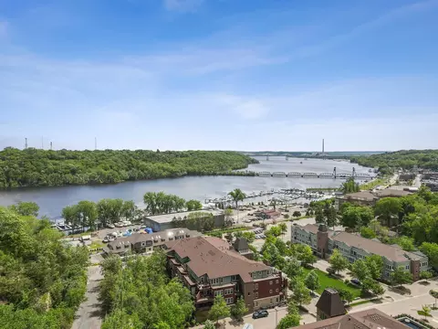650 Main St N #207, Stillwater, MN 55082