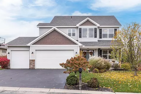 832 Yellowstone Trl, Waconia, MN 55387