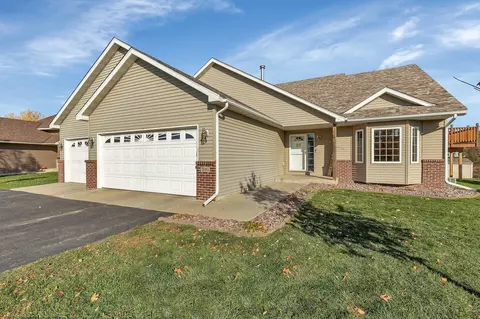 516 Frankfort Way, Waverly, MN 55390