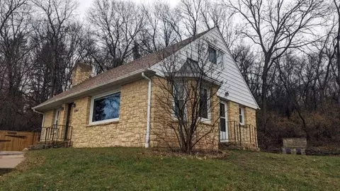 2200 Mayowood Rd SW, Rochester, MN 55902