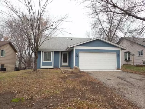 7114 17th St N, Oakdale, MN 55128