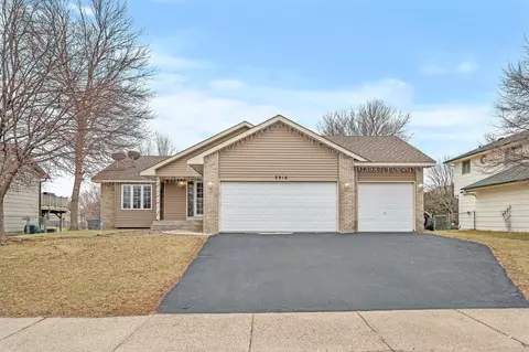 8918 Regent Pkwy, Brooklyn Park, MN 55443