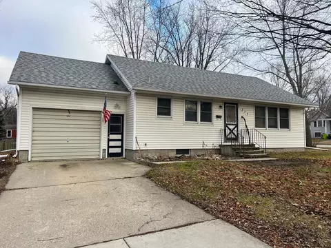 377 2nd Ave, Zumbrota, MN 55992