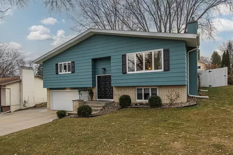 2908 9th Ave NW, Rochester, MN 55901