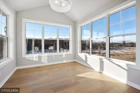5501 Rolling Hills Pkwy, Victoria, MN 55386