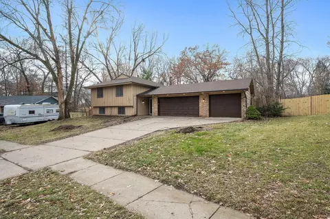 13315 Findlay Way, Apple Valley, MN 55124