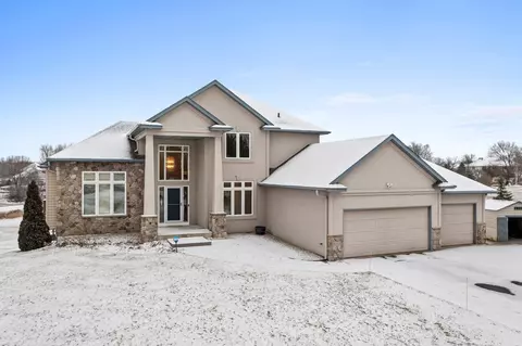 24151 Black Walnut Dr, Lakeville, MN 55044