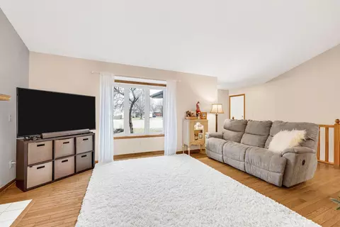 4239 Augusta Ct, Eagan, MN 55123 photo 9