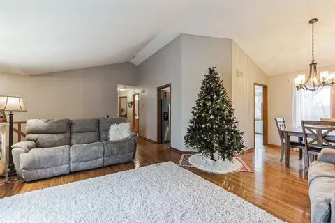 4239 Augusta Ct, Eagan, MN 55123 photo 7