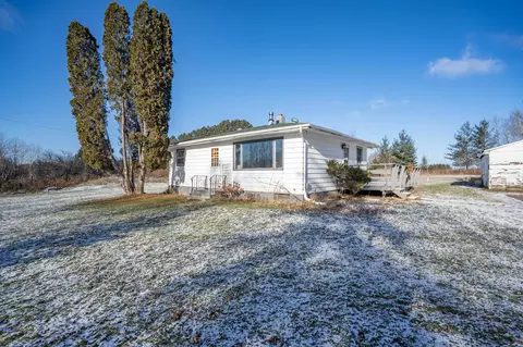 5867 Maple Grove Rd, Hermantown, MN 55810