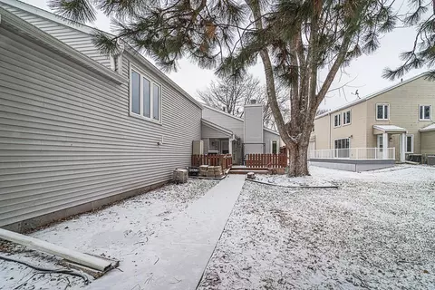 7366 Landau Dr #67, Bloomington, MN 55438
