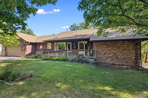 7560 Canyon Curv, Chanhassen, MN 55317