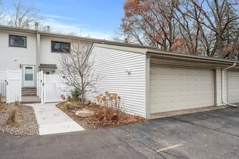 5534 W Bavarian Pass, Fridley, MN 55432