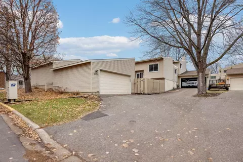5604 W Bavarian Pass, Fridley, MN 55432