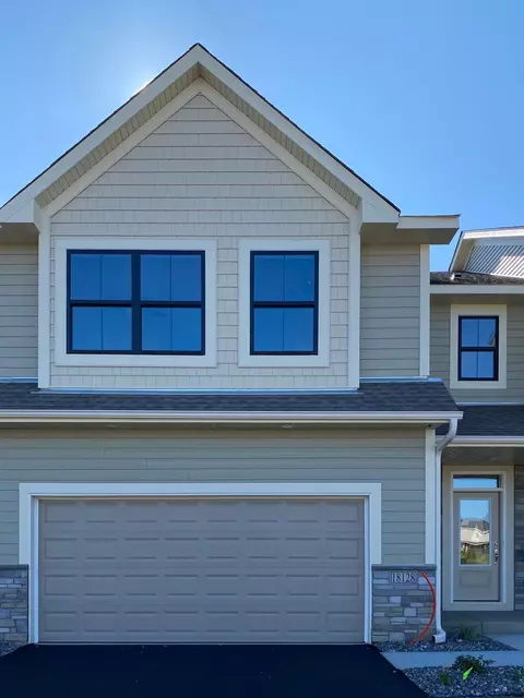 18124 Gavel Ln, Lakeville, MN 55044