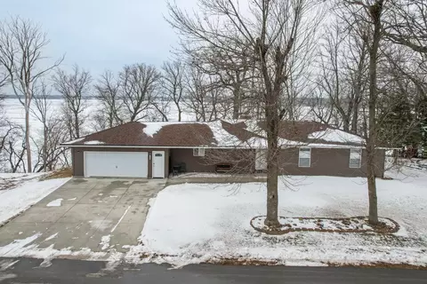 1709 Oakwood Ter, Albert Lea, MN 56007