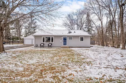 8704 14th Ave S, Bloomington, MN 55425