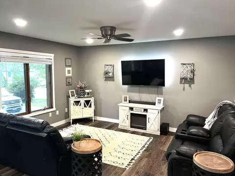 225 4th St NE, Plainview, MN 55964 photo 18