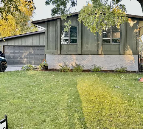 225 4th St NE, Plainview, MN 55964