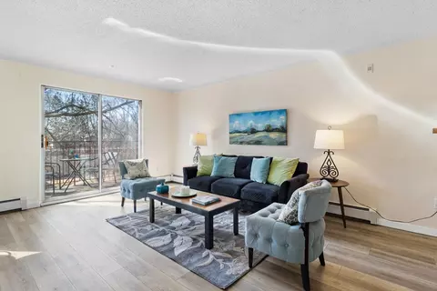 240 Wentworth Ave W #304, West Saint Paul, MN 55118