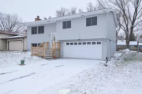 2817 84th Ave N, Brooklyn Park, MN 55444