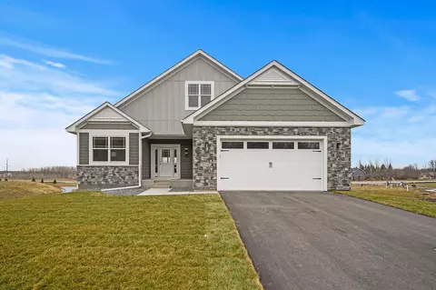7634 201 St W, Lakeville, MN 55044