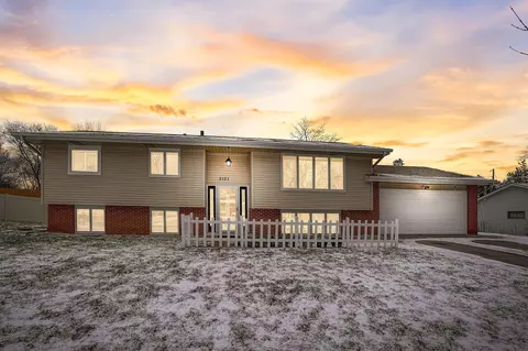 3101 Mcleod St, Burnsville, MN 55337
