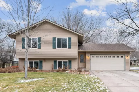7083 Springhill Cir, Eden Prairie, MN 55346