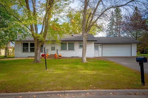 535 2nd Ave NE, Milaca, MN 56353