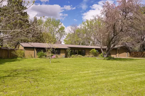 1010 Bliss Ln, Bloomington, MN 55431