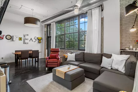 1901 E Hennepin Ave #102, Minneapolis, MN 55413