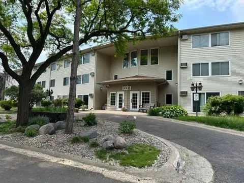10311 Cedar Lake Rd #110, Minnetonka, MN 55305