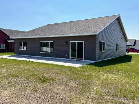 908 NW 7th Ave, Perham, MN 56573 photo 4