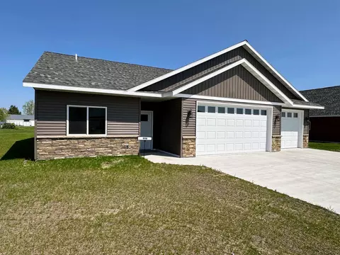 908 NW 7th Ave, Perham, MN 56573 photo 2